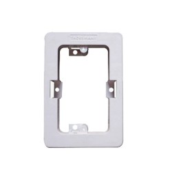 Caja Sin Fondo Universal, Color Blanco de PVC Auto Extinguible (7900-02002)